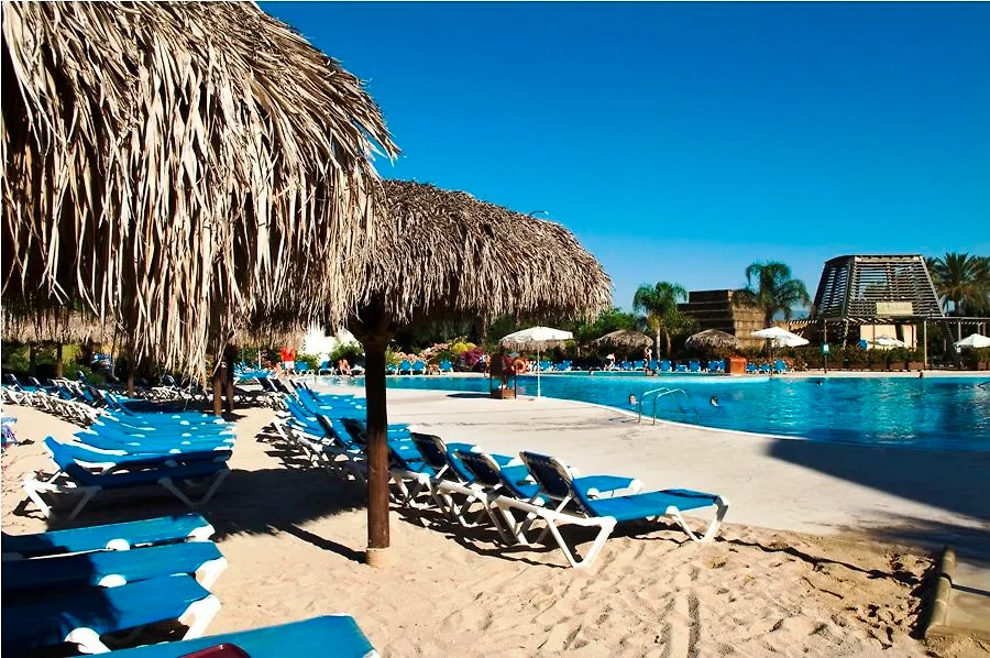 Portaventura Hotel El Paso - Includes Unlimited Access To Portaventura Park & 1 Access To Ferrari Land Салоу